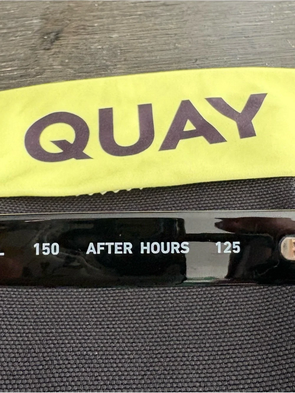 Quay Australia bold black